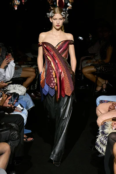 Look 30